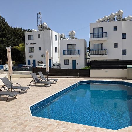 Cosy Apartment In Kato Paphos With Pool Access Esterno foto