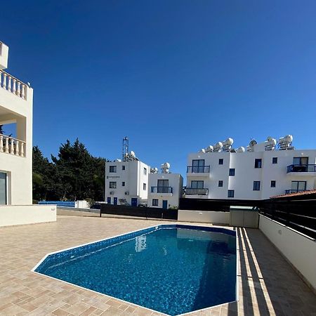 Cosy Apartment In Kato Paphos With Pool Access Esterno foto