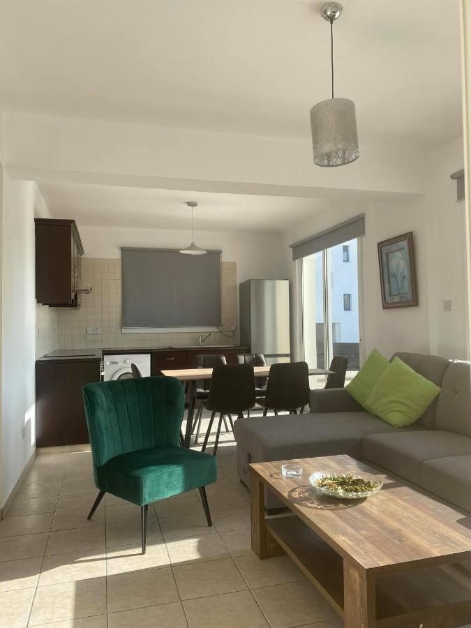 Cosy Apartment In Kato Paphos With Pool Access Esterno foto