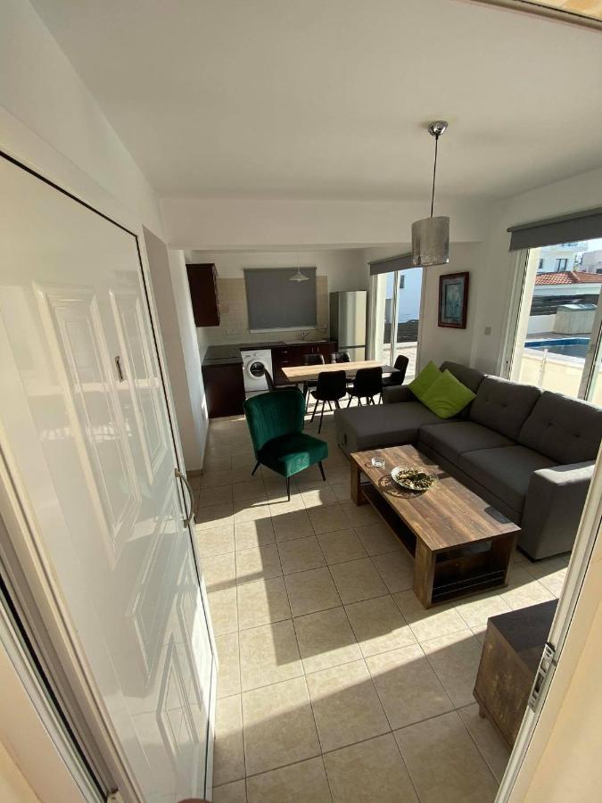 Cosy Apartment In Kato Paphos With Pool Access Esterno foto